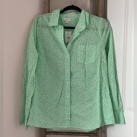 NWT - J. Crew - Button-Up Cotton Poplin Shirt in Signature Fit - Size Medium - Picture 2 of 5